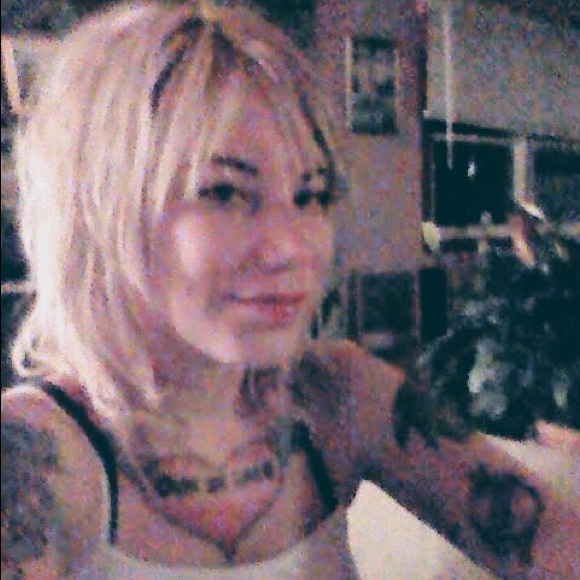 My name is actually Courtney; Francis is my dad. - Picture 1 of 6